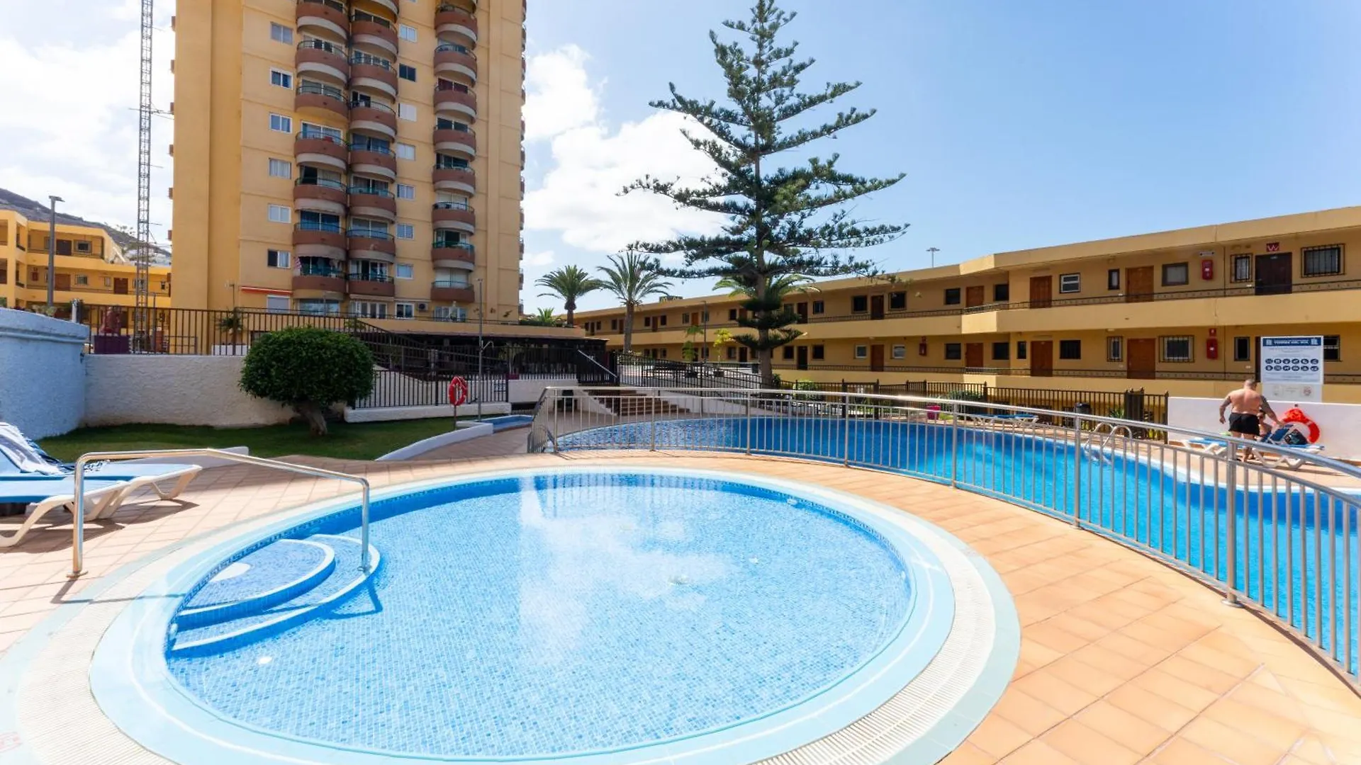 Estudio Con Mejor Posicion En Playa Las Vistas 阿罗纳