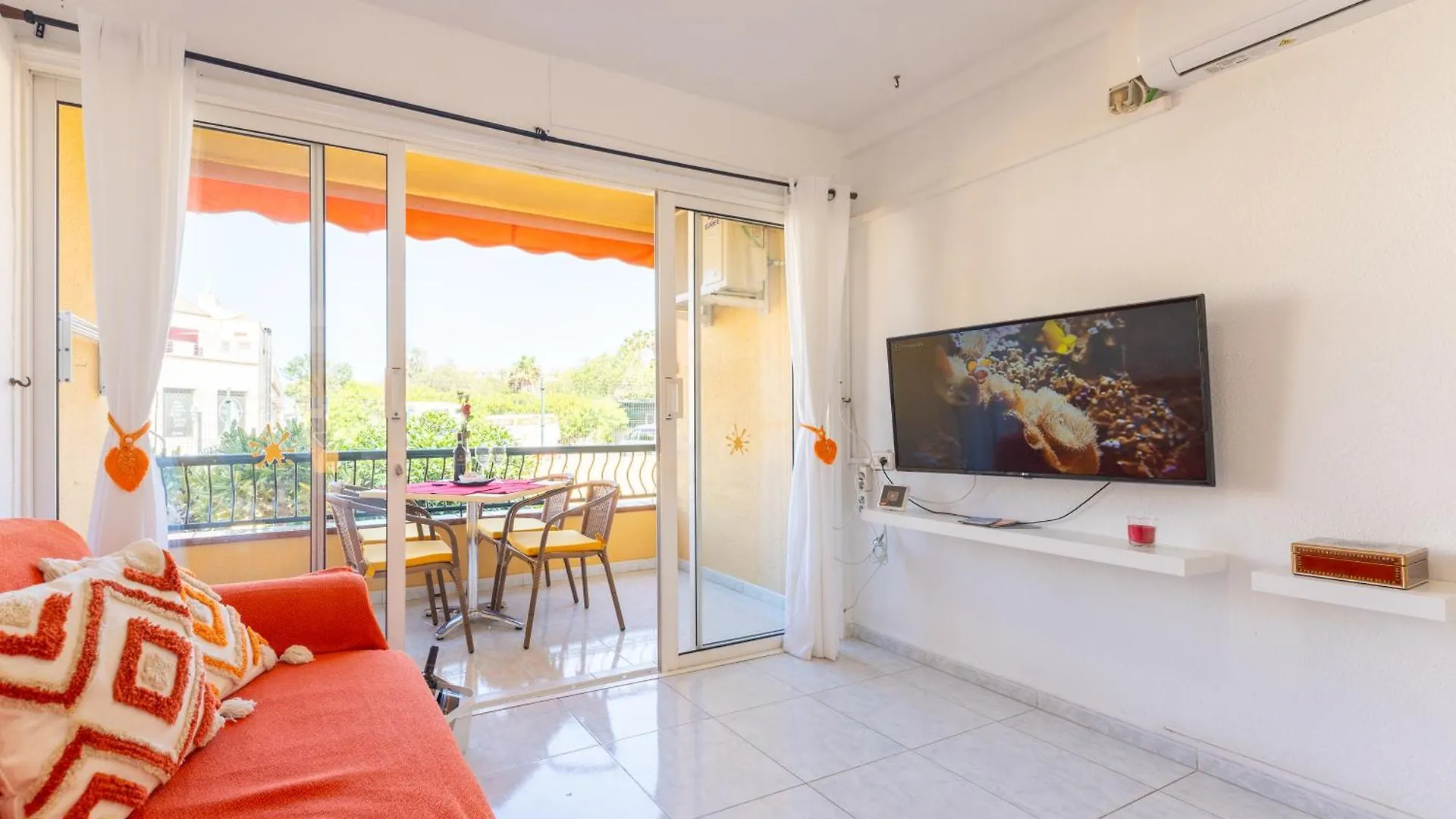 Estudio Con Mejor Posicion En Playa Las Vistas 阿罗纳 0*,  西班牙